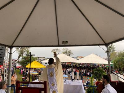 Missa em louvor ao Bom Jesus em Campo Mendes teve o PÃ¡roco SebastiÃ£o presidindo com liturgia da RÃ¡dio Campo Aberto